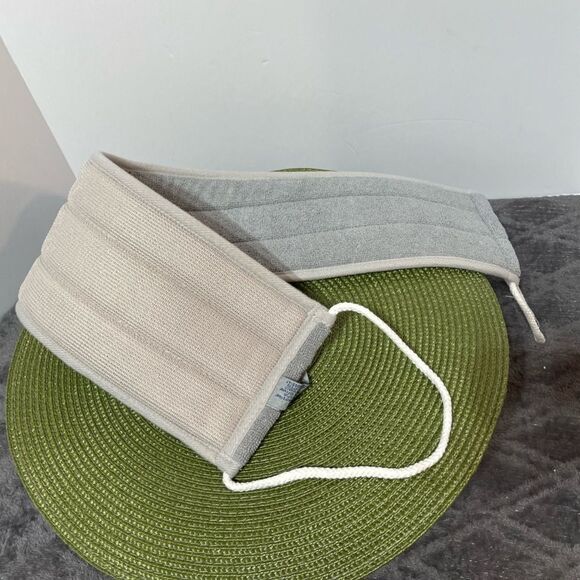 Norwex Gray Skincare Exfoliating Mitt - Picture 9 of 11